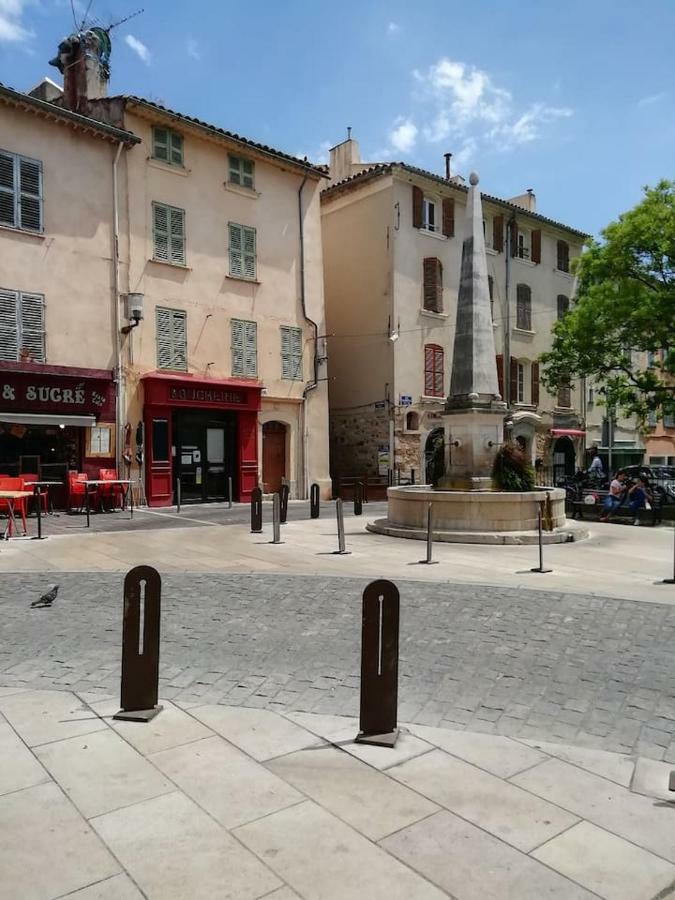 Charmant T2 Dans Le Vieux Centre De La Valette Du Var Apartment Bagian luar foto